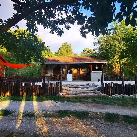 Holiday home Dobok Haza, Fahaz Egyedulallo Termeszeti Kornyezetben Kesztolc